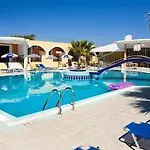 Hera Zakynthos מלון 2*